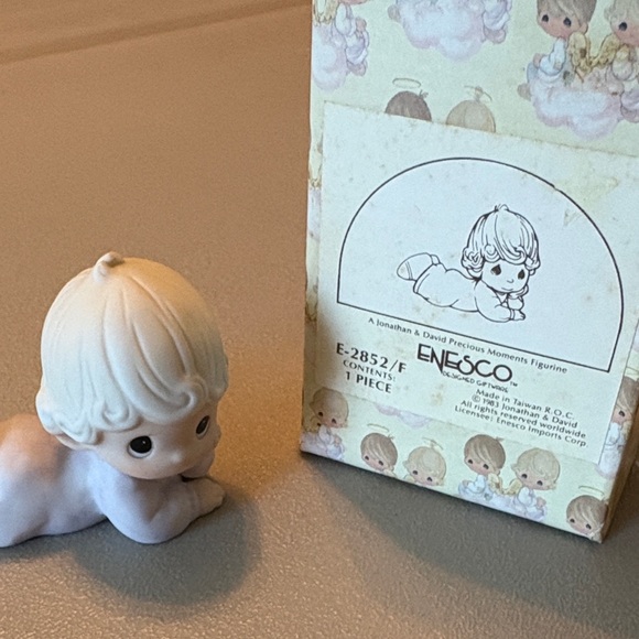 Adorable Precious Moments  Figurine - Picture 4 of 4
